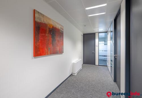 Bureaux à louer dans Bureau privé meublé au premier étage